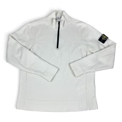 Beautiful Ivory Jumper in Virgin Wool.

#stoneisland